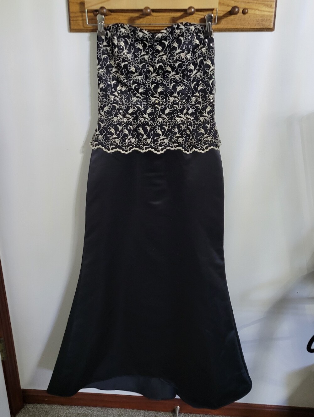 Jessica McClintock Black Strapless Dress w/ Gold Embroidered Bodice, Size 10